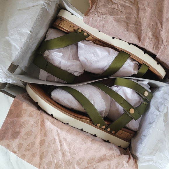 Franco Sarto Sandals - Picture 4 of 6